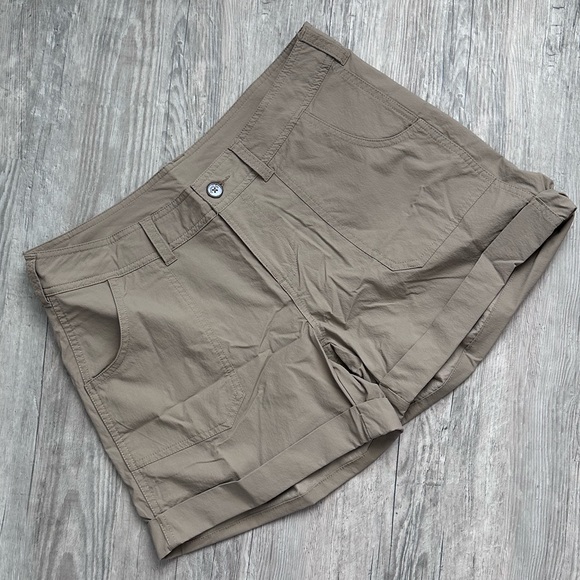 NWOT The North Face Khaki Cargo Shorts Size 8 Women - Picture 7 of 9
